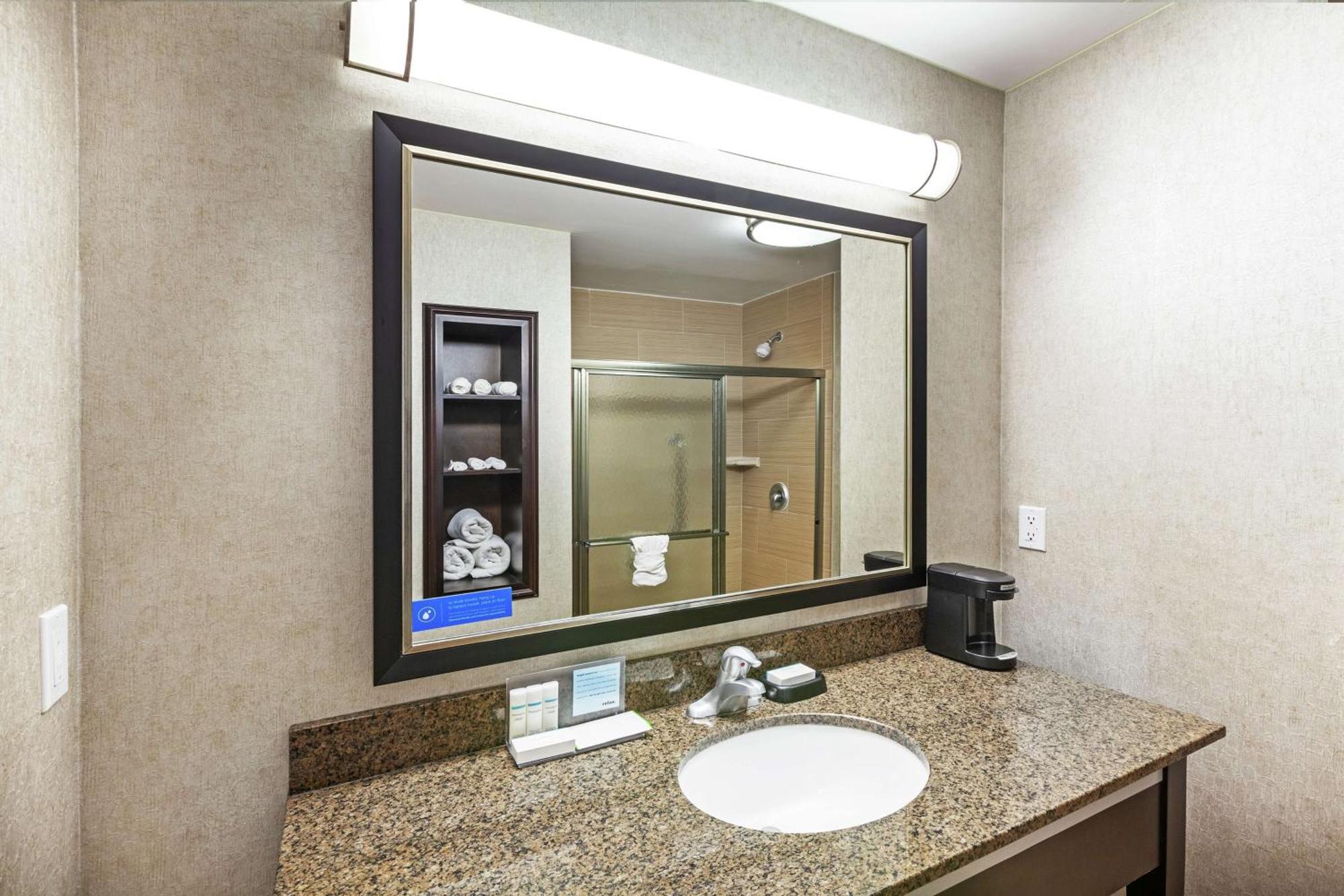 Hampton Inn & Suites Houston/Лиг-Сити Экстерьер фото