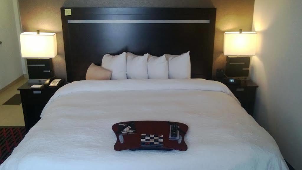 Hampton Inn & Suites Houston/Лиг-Сити Экстерьер фото